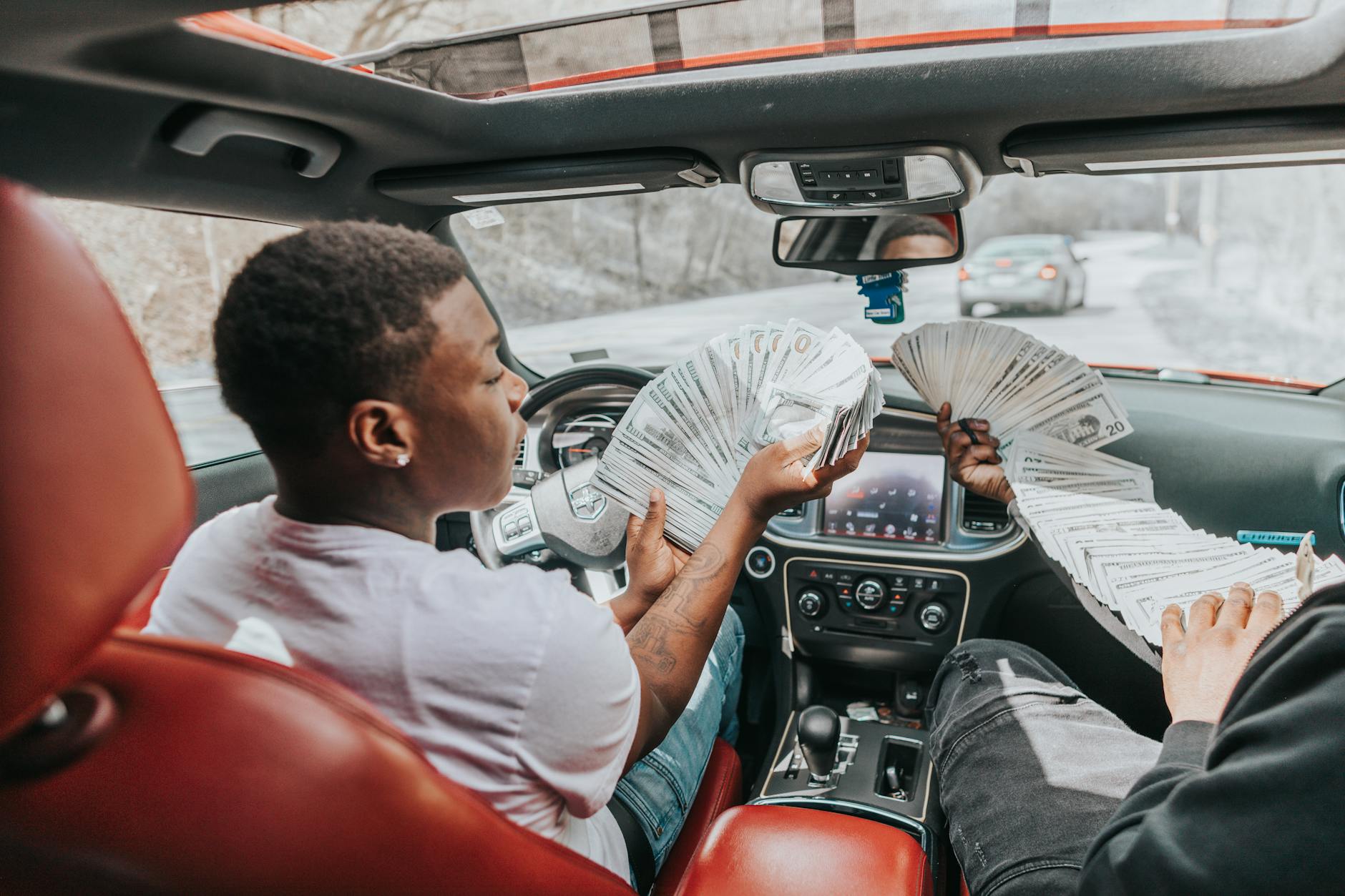 10 Well-Paying Jobs Perfect For People In High School